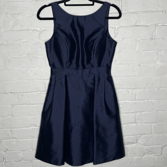 minuet Dresses & Skirts - minuet Dress M